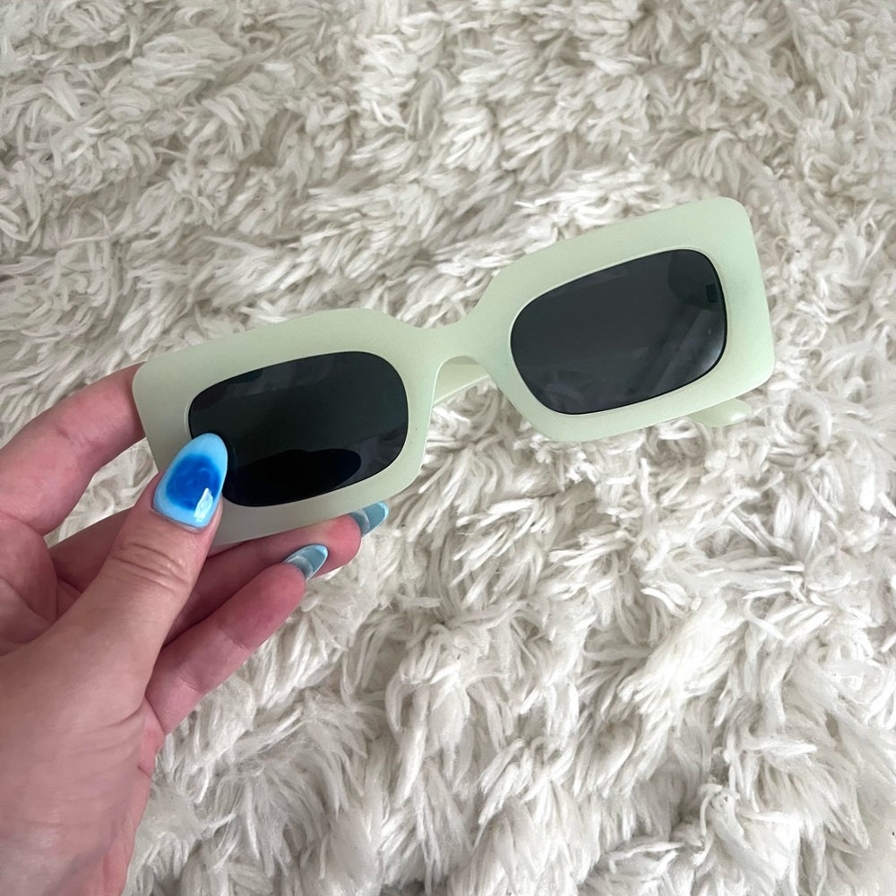 Chic Mint Green Square Sunglasses